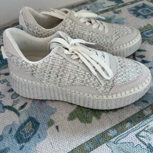 Universal Thread Textured Cream Sneakers